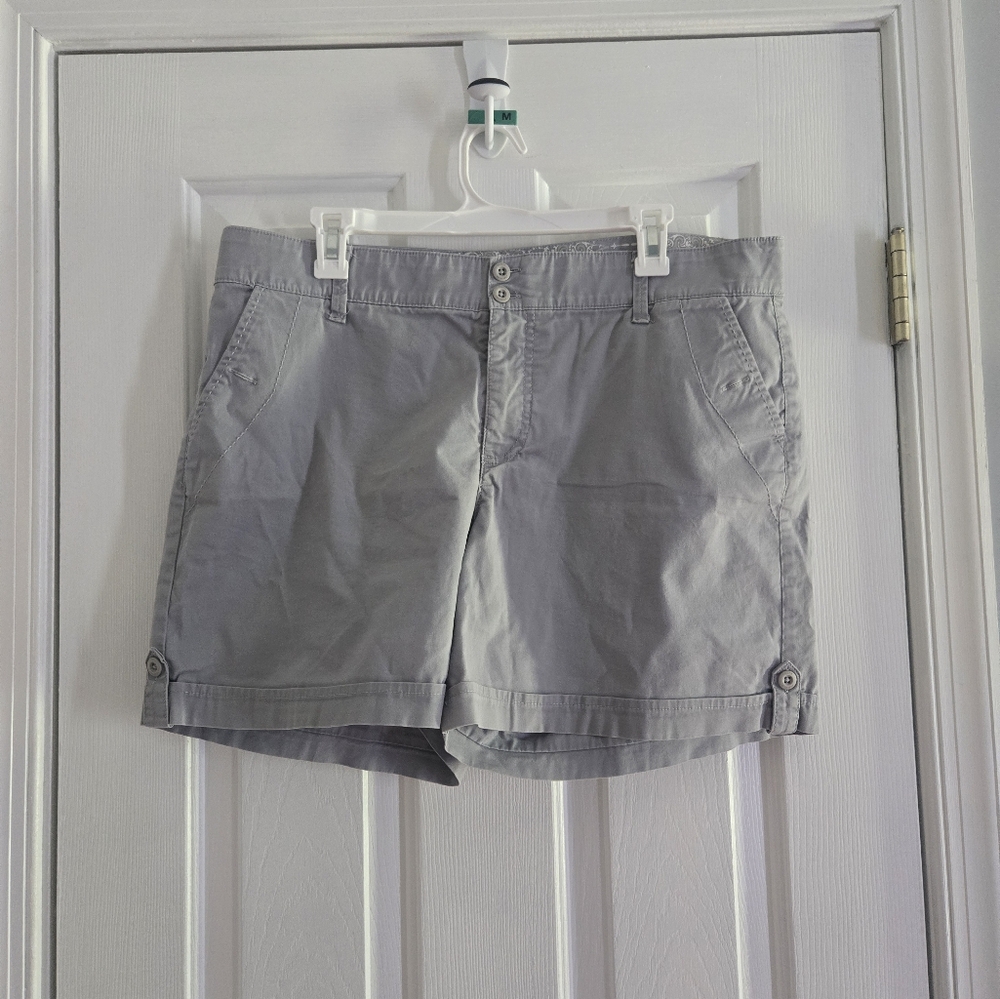 Gloria Vanderbilt Gray Shorts